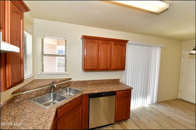 11820 Mesquite Bush Drive, El Paso, TX 79934