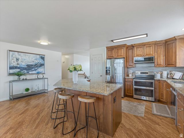 58 N COUNTRY BEND RD, Farmington, UT 84025