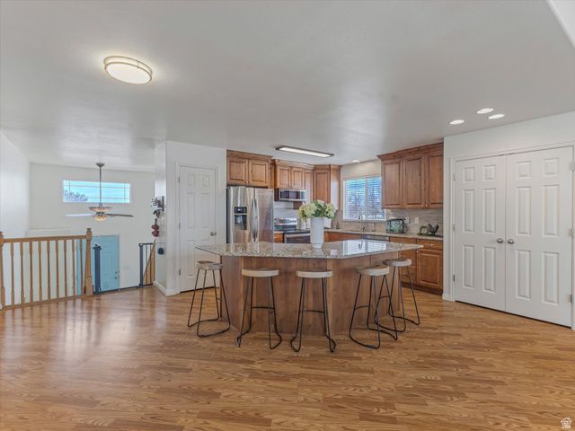 58 N COUNTRY BEND RD, Farmington, UT 84025