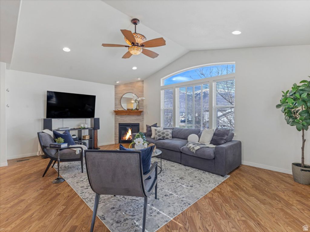 Image 12 of property listing at 58 N COUNTRY BEND RD, Farmington, UT 84025