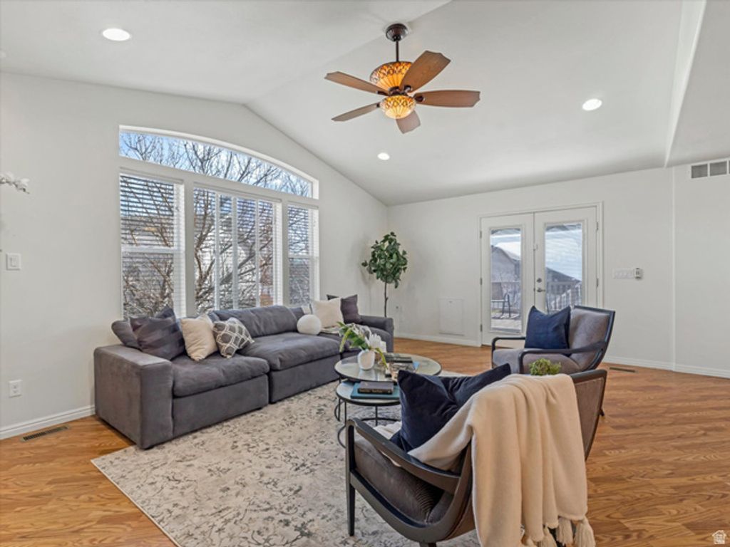 Image 13 of property listing at 58 N COUNTRY BEND RD, Farmington, UT 84025