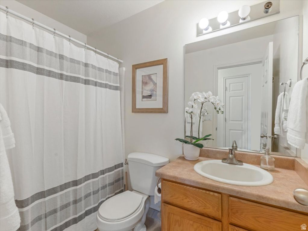 Image 16 of property listing at 58 N COUNTRY BEND RD, Farmington, UT 84025
