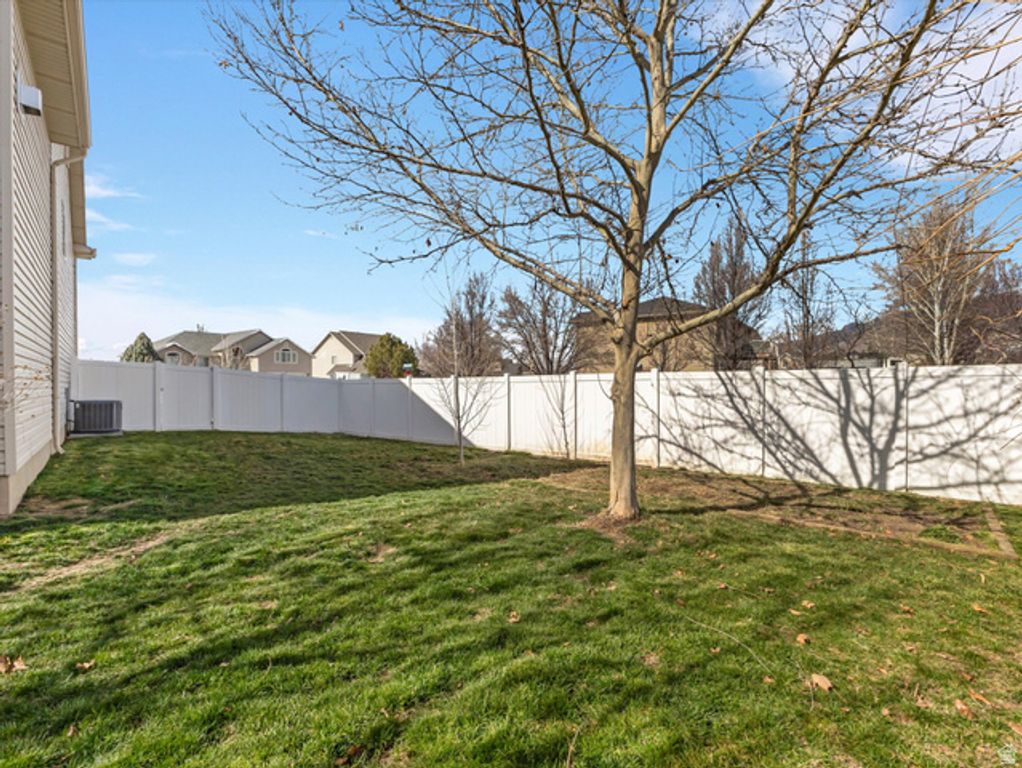 Image 34 of property listing at 58 N COUNTRY BEND RD, Farmington, UT 84025