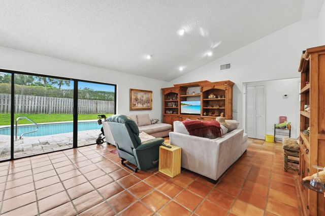 9585 Lancaster Place, Boca Raton, FL 33434