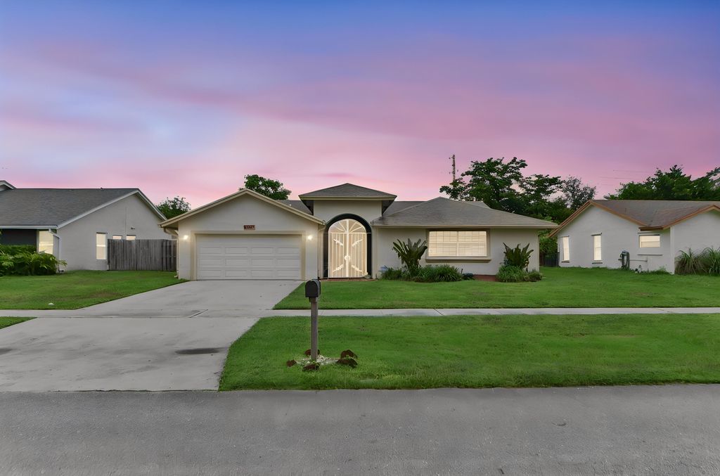 9585 Lancaster Place, Boca Raton, FL 33434