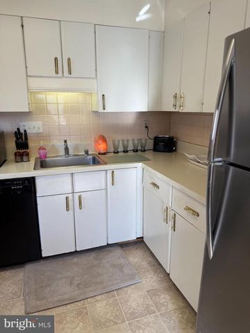 637 22ND ST S, Arlington, VA 22202