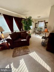 637 22ND ST S, Arlington, VA 22202