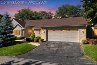 5388 Fairway Court, West Bloomfield, MI 48323
