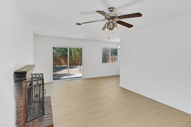 5277 Aspen, Olivehurst, CA 95961