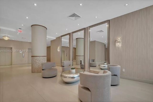 5401 Collins Ave 411, Miami Beach, FL 33140