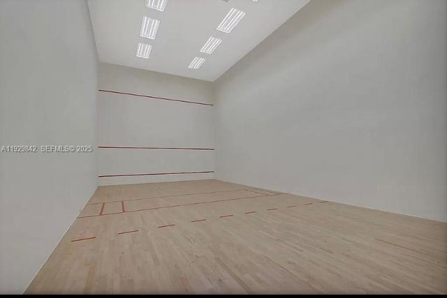 5401 Collins Ave 411, Miami Beach, FL 33140