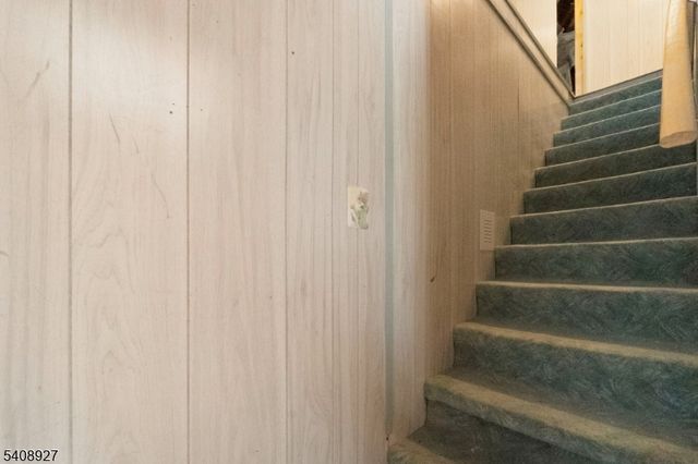 1 Old Dingman Rd, Sandyston Twp., NJ 07851