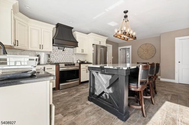 1 Old Dingman Rd, Sandyston Twp., NJ 07851