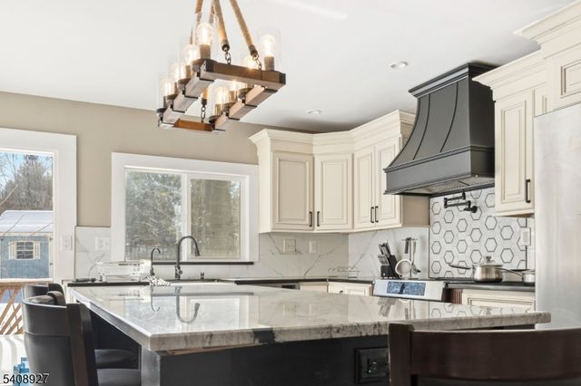 1 Old Dingman Rd, Sandyston Twp., NJ 07851