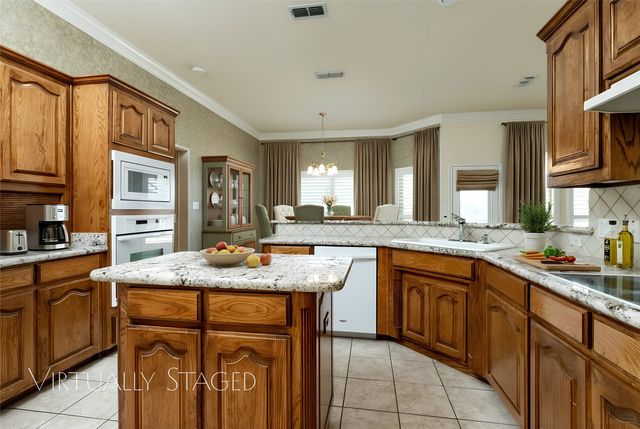 4224 Hollow Creek Court, Fort Worth, TX 76008