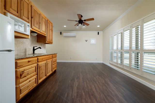 4224 Hollow Creek Court, Fort Worth, TX 76008