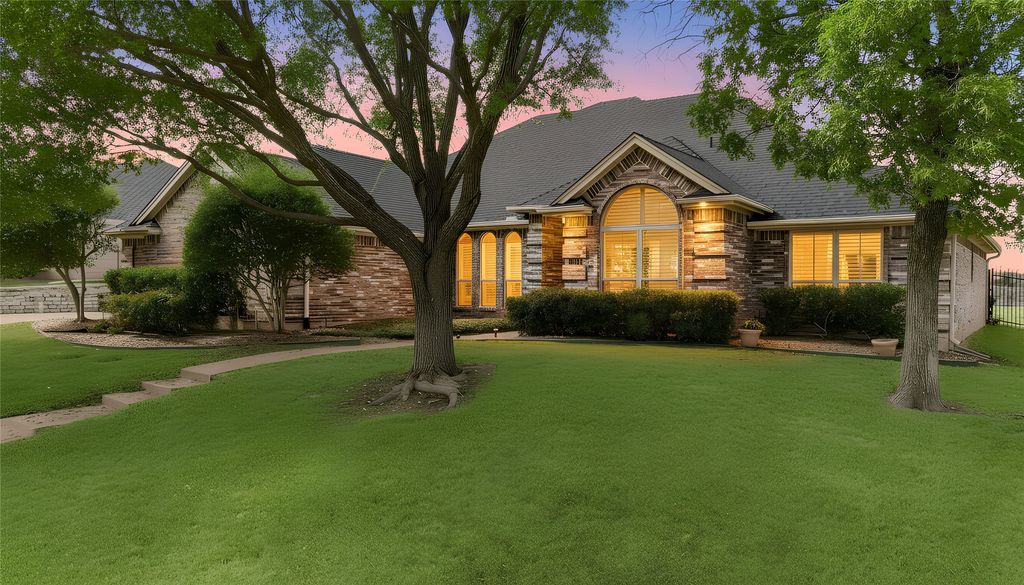 4224 Hollow Creek Court, Fort Worth, TX 76008