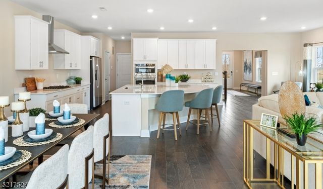 16 Eastwood Ter 16, East Hanover Twp., NJ 07936