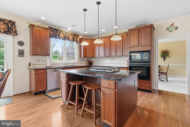 291 DRESSAGE CT, West Chester, PA 19382