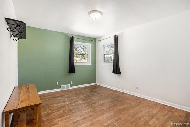 4166 Pineport Road, Bridgeport, MI 48722