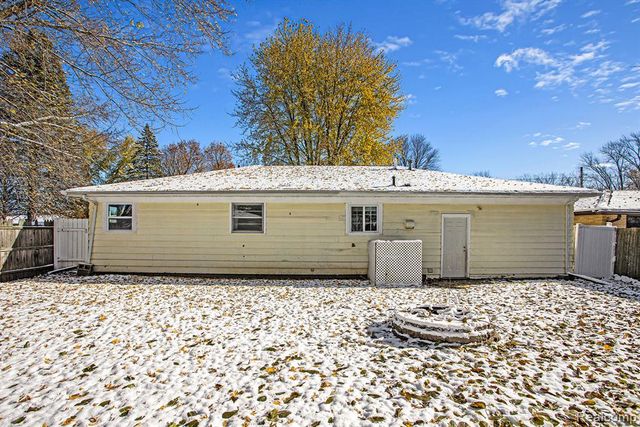 4166 Pineport Road, Bridgeport, MI 48722