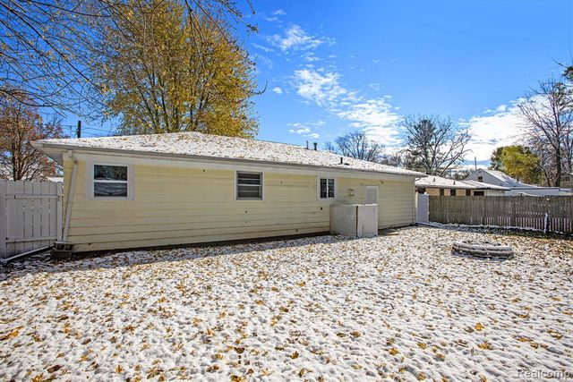 4166 Pineport Road, Bridgeport, MI 48722