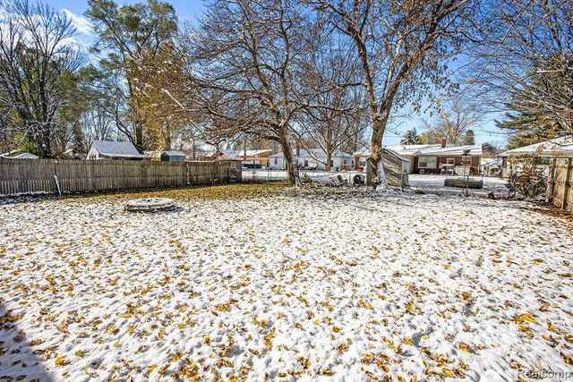 4166 Pineport Road, Bridgeport, MI 48722