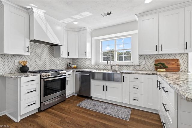 605 Burton Court CT, Chesapeake, VA 23322