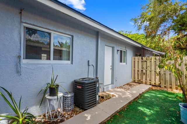 709 SW 13TH Avenue 2, Fort Lauderdale, FL 33312