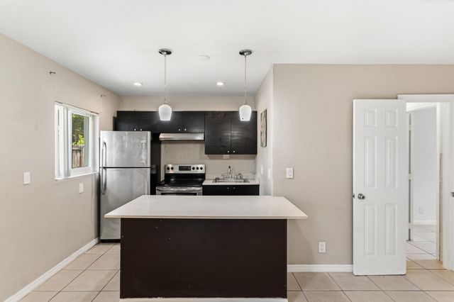 709 SW 13TH Avenue 2, Fort Lauderdale, FL 33312
