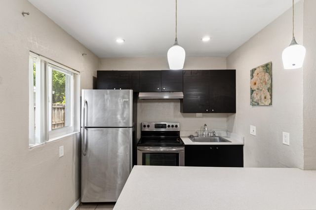 709 SW 13TH Avenue 2, Fort Lauderdale, FL 33312