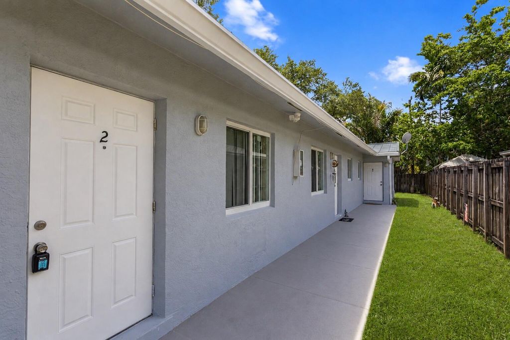 709 SW 13TH Avenue 2, Fort Lauderdale, FL 33312