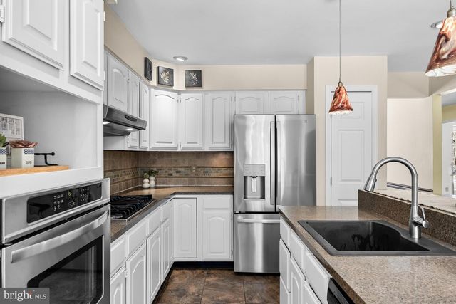 10 LEXINGTON CT, Shamong, NJ 08088