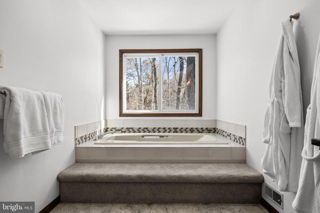 10 LEXINGTON CT, Shamong, NJ 08088