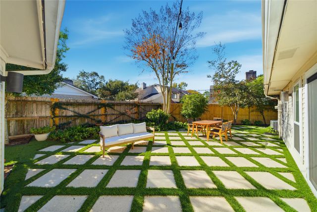 7107 Cart Gate Drive, Houston, TX 77095