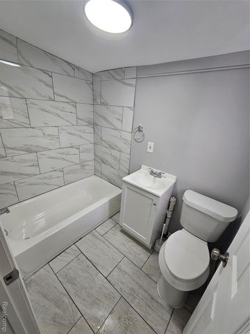 13870 Ida Avenue, Warren, MI 48089