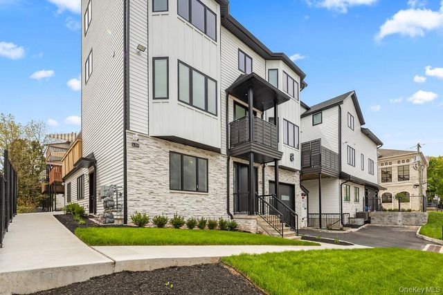 8 1st Street 111, Spring Valley, NY 10977
