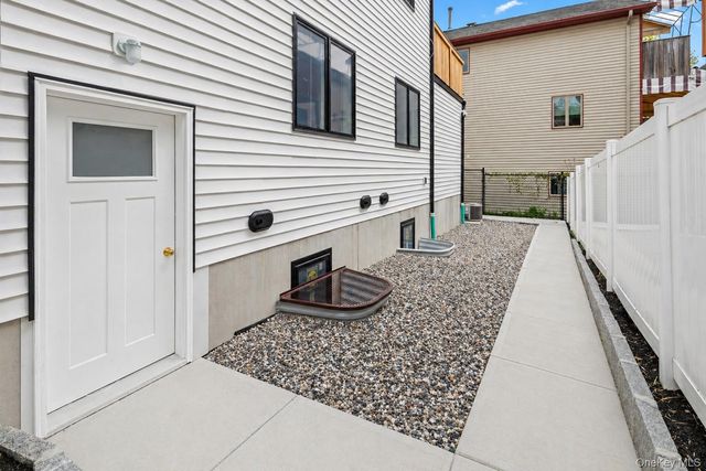 8 1st Street 111, Spring Valley, NY 10977