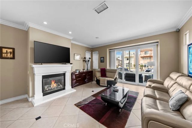 116 11th, Huntington Beach, CA 92648