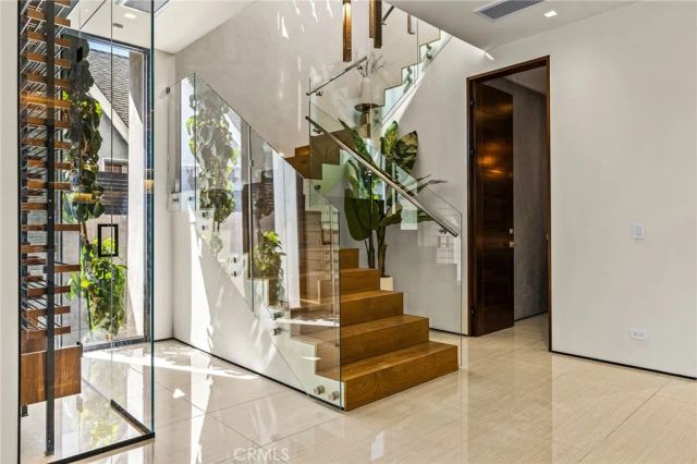 6517 Colgate Avenue, Los Angeles, CA 90048