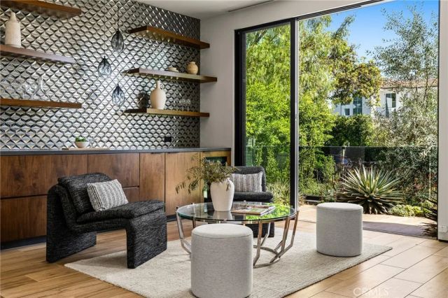6517 Colgate Avenue, Los Angeles, CA 90048