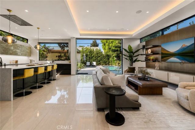 6517 Colgate Avenue, Los Angeles, CA 90048
