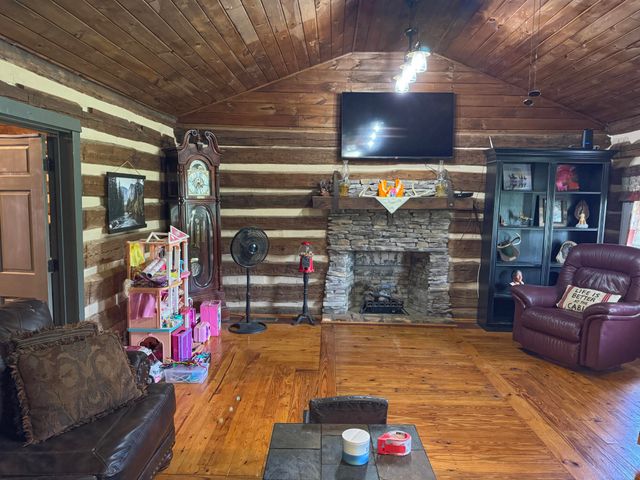 2239 County Road 750, Calhoun, TN 37309