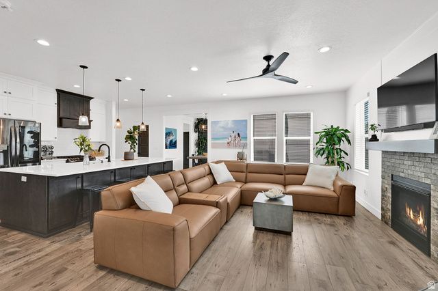 1951 W JOSEPH ACRES RD, Kaysville, UT 84037
