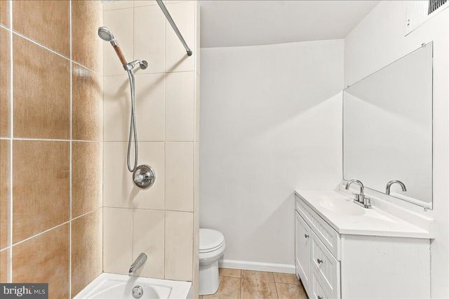 36 PENNS CT, Aston, PA 19014