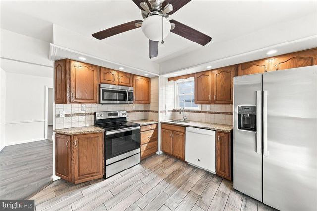 36 PENNS CT, Aston, PA 19014