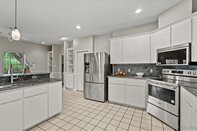 236 Pecan Acres Lane, Colbert, OK 74733