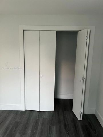 650 SE 1st Pl, Hialeah, FL 33010