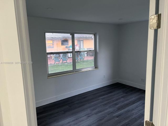 650 SE 1st Pl, Hialeah, FL 33010