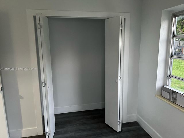 650 SE 1st Pl, Hialeah, FL 33010